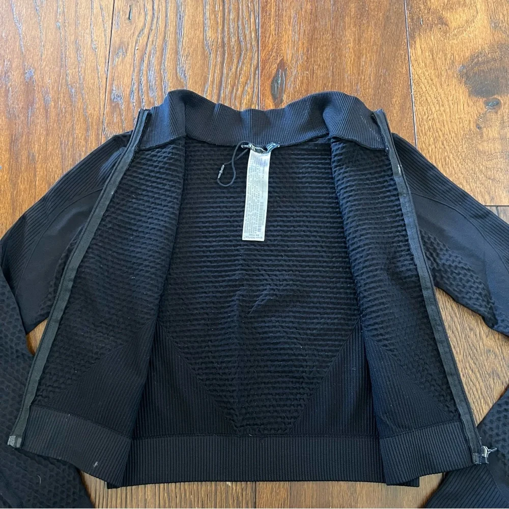 Zara Technical Cropped Long Sleeve Zip Top - Picture 8 of 14